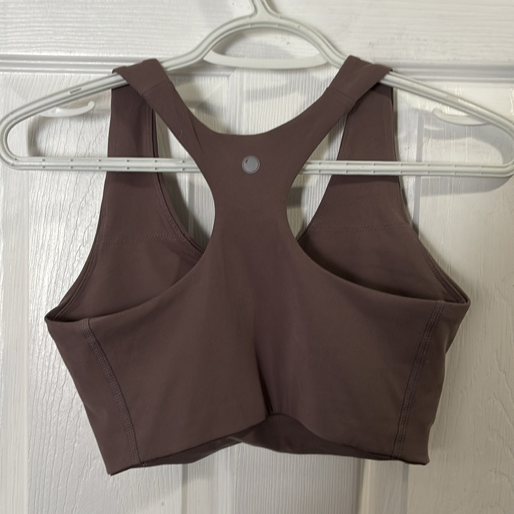 Workout top - Picture 3 of 3